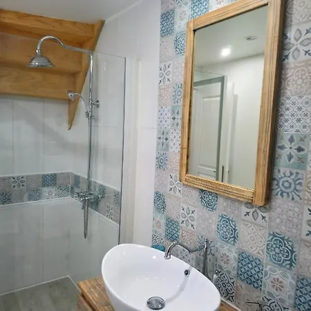 Joli Duplex Avec Balcon Et Vue Sur Place Du Centre Historique ! Foix